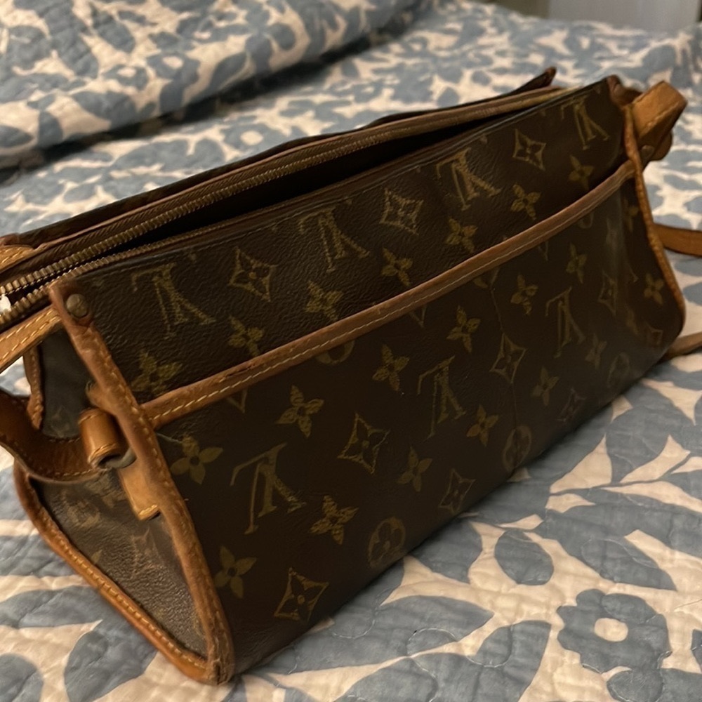 Louie Vuitton Vintage crossbody